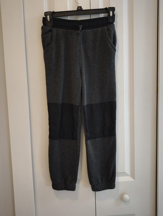 365Kids Other - NEW - KIDS Gray & Black Contrast Fleece Jogger Pants